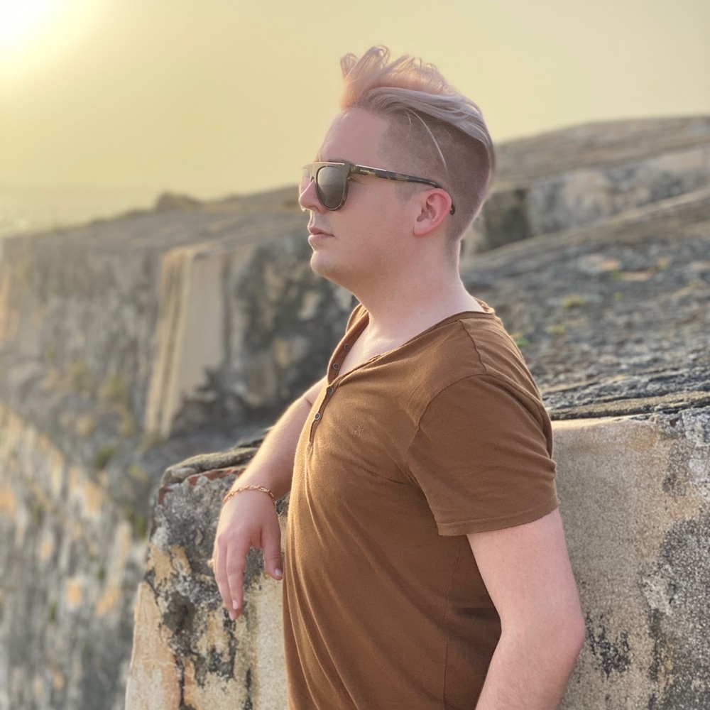 Meet your Posher, Adam